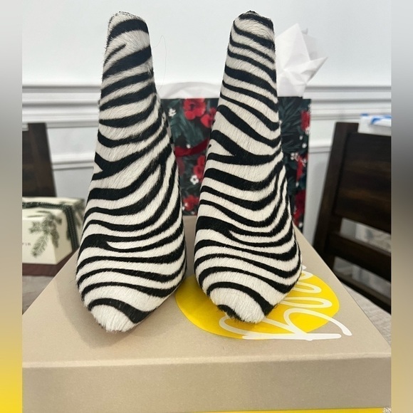 NEW Boden Elsworth Ankle Boots, Zebra, 39. Perfect accent or neutral. - Picture 3 of 11